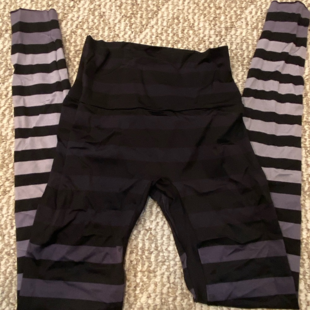 K deer stripe leggings
